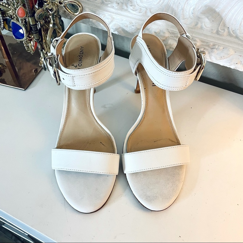 Antonio Melani white heeled sandals - Picture 2 of 5